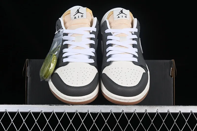 All categories Air Jordan Jordan series basketball shoes Air Jordan 1 Low Air Jordan 1 Low "Snkrs Day" AJ1 Joe 1 Magpie Gray Toe Low-top cultural casual sneakers FD0399-004